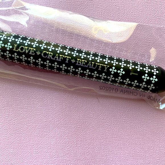 NWT Love Craft Beauty #1 blush brush - Picture 3 of 3